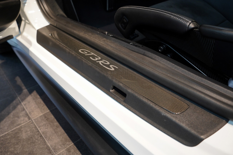 ポルシェ 911(Type991.2) GT3RS PDK 左H 延長保証2026年3月5日迄 PCCB クラブスポーツPKG スポーツクロノPKG LEDヘッドライト Fリフト 中古車 中古車