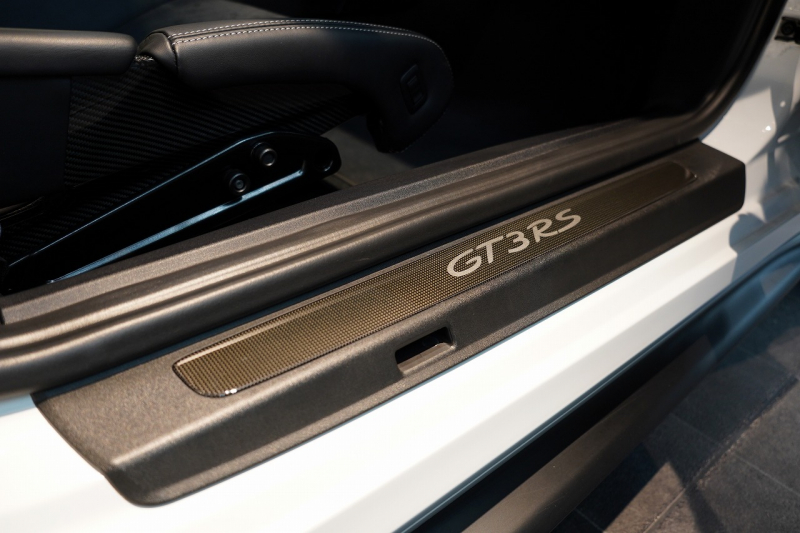 ポルシェ 911(Type991.2) GT3RS PDK 左H 延長保証2026年3月5日迄 PCCB クラブスポーツPKG スポーツクロノPKG LEDヘッドライト Fリフト 中古車 中古車