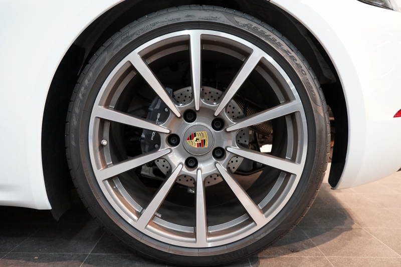 ポルシェ 718 ボクスター PDK 延長保証令和7年10月迄 スポーツエグゾースト 20インチカレラクラシック ティンテッドテール 中古車 中古車