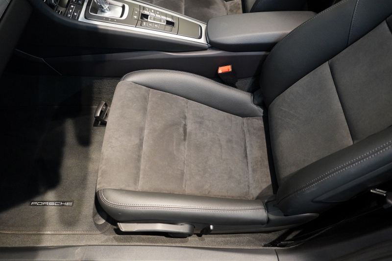 ポルシェ 718 ボクスター PDK 延長保証令和7年10月迄 スポーツエグゾースト 20インチカレラクラシック ティンテッドテール 中古車 中古車