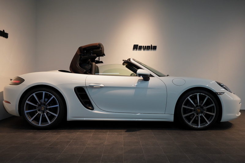 ポルシェ 718 ボクスター PDK 延長保証令和7年10月迄 スポーツエグゾースト 20インチカレラクラシック ティンテッドテール 中古車 中古車