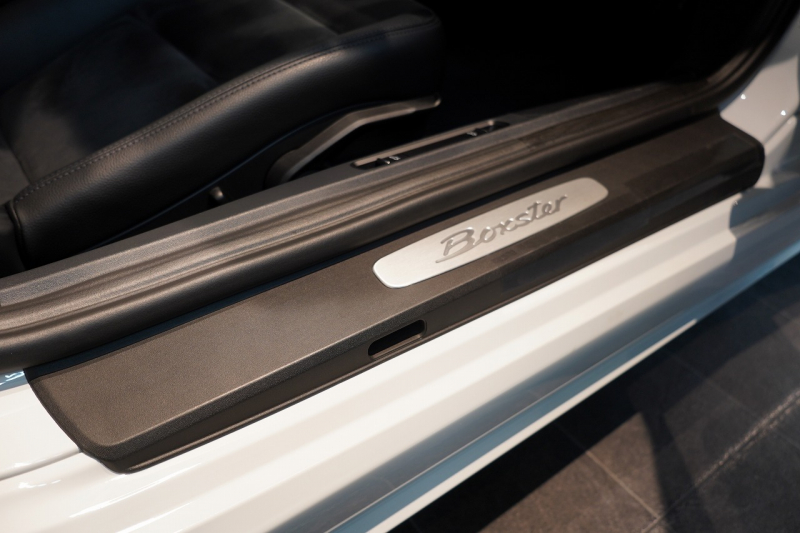 ポルシェ 718 ボクスター PDK 延長保証令和7年10月迄 スポーツエグゾースト 20インチカレラクラシック ティンテッドテール 中古車 中古車