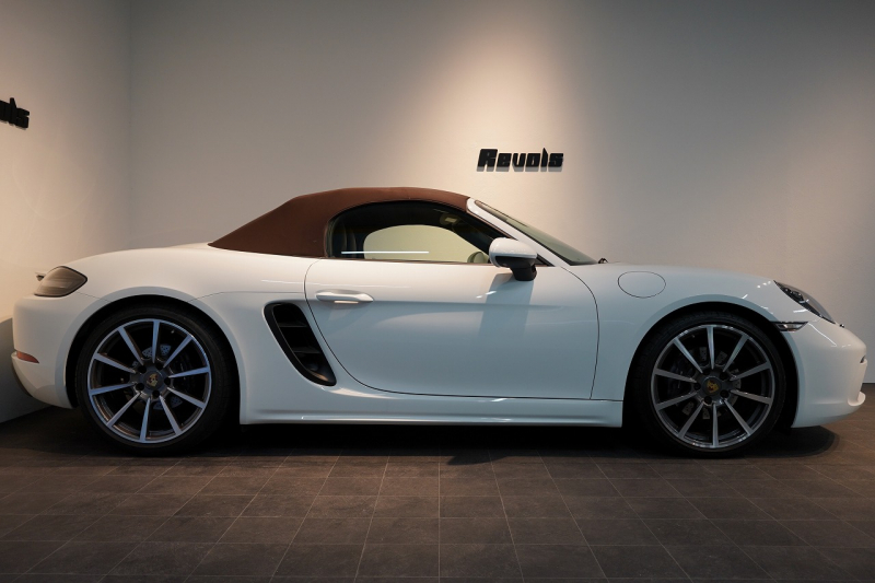 ポルシェ 718 ボクスター PDK 延長保証令和7年10月迄 スポーツエグゾースト 20インチカレラクラシック ティンテッドテール 中古車 中古車