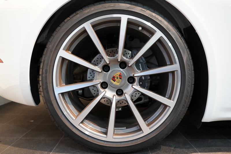 ポルシェ 718 ボクスター PDK 延長保証令和7年10月迄 スポーツエグゾースト 20インチカレラクラシック ティンテッドテール 中古車 中古車