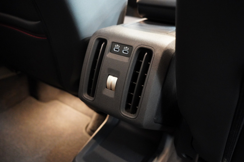 MINI(ミニ) ミニカントリーマン ALL4 JOHN COOPER WORKS TRIM ワンオーナー レジェンドグレー パフォーマンスブレーキ レッドスポーツストライプデカール 中古車 中古車