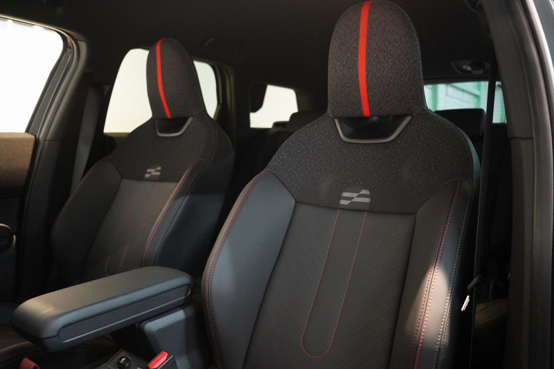 MINI(ミニ) ミニカントリーマン ALL4 JOHN COOPER WORKS TRIM ワンオーナー レジェンドグレー パフォーマンスブレーキ レッドスポーツストライプデカール 中古車 中古車