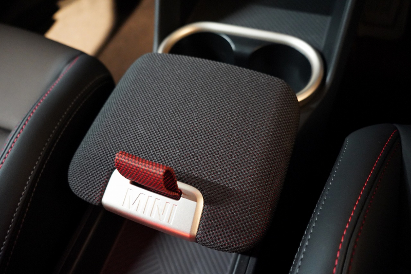 MINI(ミニ) ミニカントリーマン ALL4 JOHN COOPER WORKS TRIM ワンオーナー レジェンドグレー パフォーマンスブレーキ レッドスポーツストライプデカール 中古車 中古車