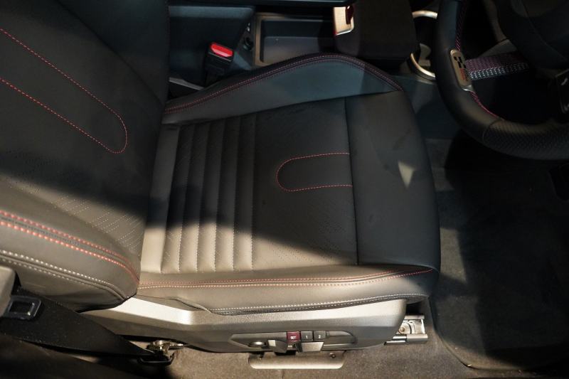 MINI(ミニ) ミニカントリーマン ALL4 JOHN COOPER WORKS TRIM ワンオーナー レジェンドグレー パフォーマンスブレーキ レッドスポーツストライプデカール 中古車 中古車