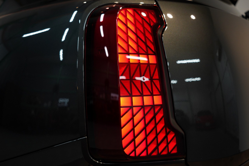 MINI(ミニ) ミニカントリーマン ALL4 JOHN COOPER WORKS TRIM ワンオーナー レジェンドグレー パフォーマンスブレーキ レッドスポーツストライプデカール 中古車 中古車