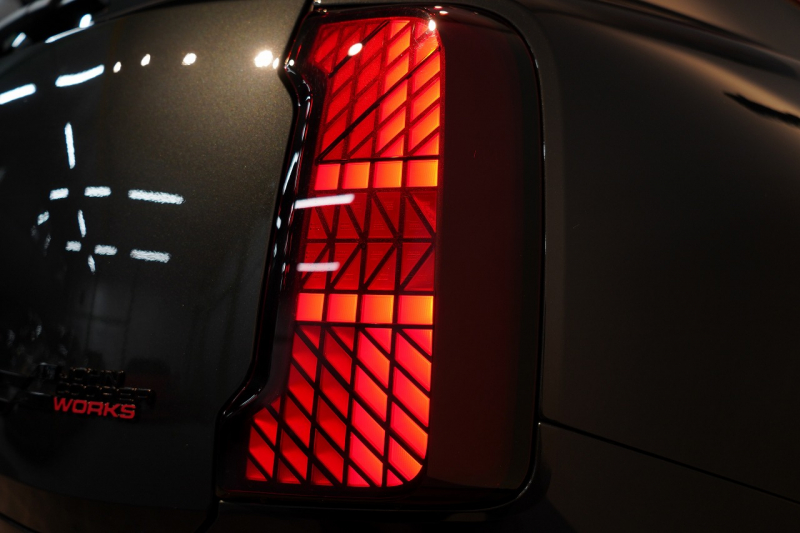 MINI(ミニ) ミニカントリーマン ALL4 JOHN COOPER WORKS TRIM ワンオーナー レジェンドグレー パフォーマンスブレーキ レッドスポーツストライプデカール 中古車 中古車