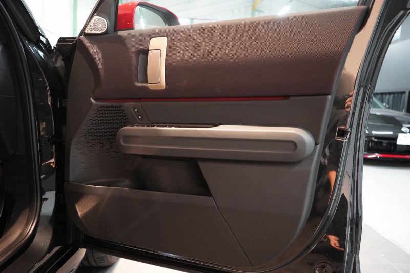 MINI(ミニ) ミニカントリーマン ALL4 JOHN COOPER WORKS TRIM ワンオーナー レジェンドグレー パフォーマンスブレーキ レッドスポーツストライプデカール 中古車 中古車