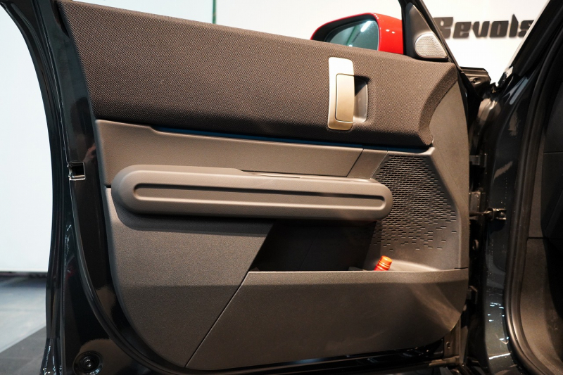 MINI(ミニ) ミニカントリーマン ALL4 JOHN COOPER WORKS TRIM ワンオーナー レジェンドグレー パフォーマンスブレーキ レッドスポーツストライプデカール 中古車 中古車