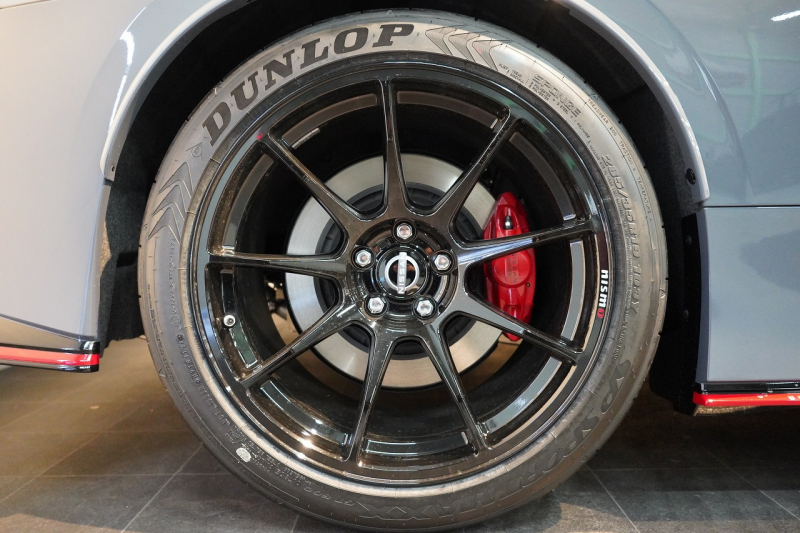 日産 フェアレディZ NISMO ワンオーナー 登録済未使用車 ステルスグレー×スーパーブラック NISMO専用装備 保証継承令和10年1月迄  中古車