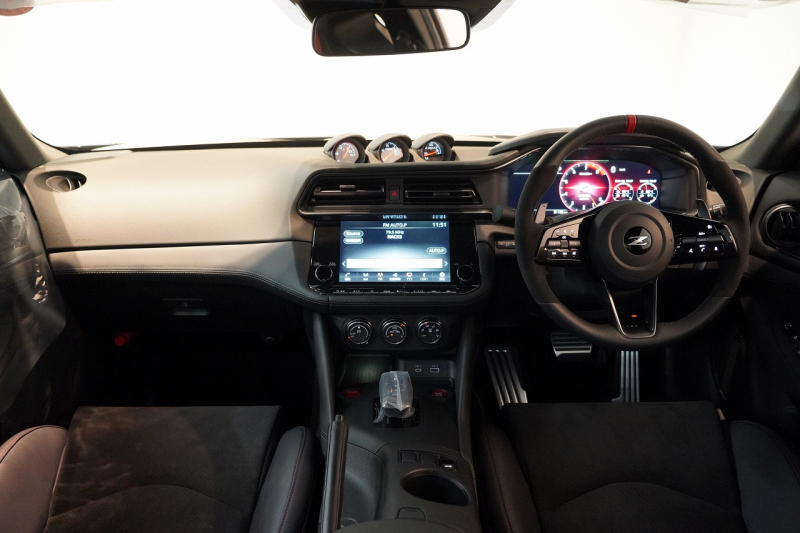 日産 フェアレディZ NISMO ワンオーナー 登録済未使用車 ステルスグレー×スーパーブラック NISMO専用装備 保証継承令和10年1月迄  中古車