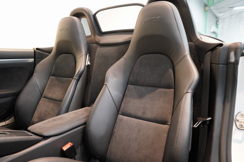 ポルシェ ボクスター(Type981) GTS PDK スポーツクロノ スポーツエグゾースト レザーインテリア 中古車 中古車