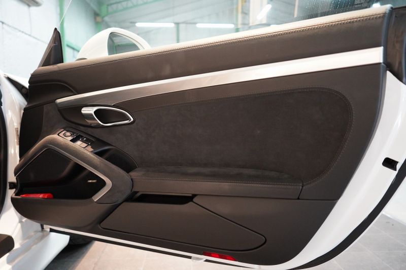 ポルシェ ボクスター(Type981) GTS PDK スポーツクロノ スポーツエグゾースト レザーインテリア 中古車 中古車