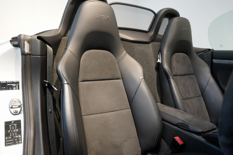 ポルシェ ボクスター(Type981) GTS PDK スポーツクロノ スポーツエグゾースト レザーインテリア 中古車 中古車