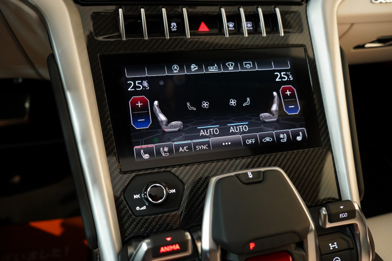 ランボルギーニ ウルス ベースグレード 左H カーボンエクステリア&インテリア パノラマルーフ Bang&Olufsen 中古車 中古車