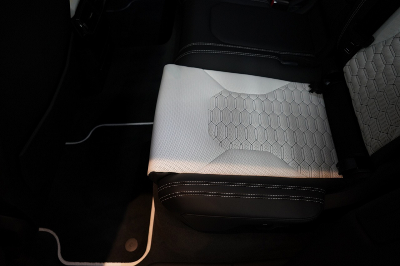 ランボルギーニ ウルス ベースグレード 左H カーボンエクステリア&インテリア パノラマルーフ Bang&Olufsen 中古車 中古車