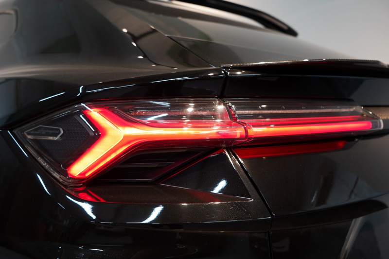 ランボルギーニ ウルス ベースグレード 左H カーボンエクステリア&インテリア パノラマルーフ Bang&Olufsen 中古車 中古車