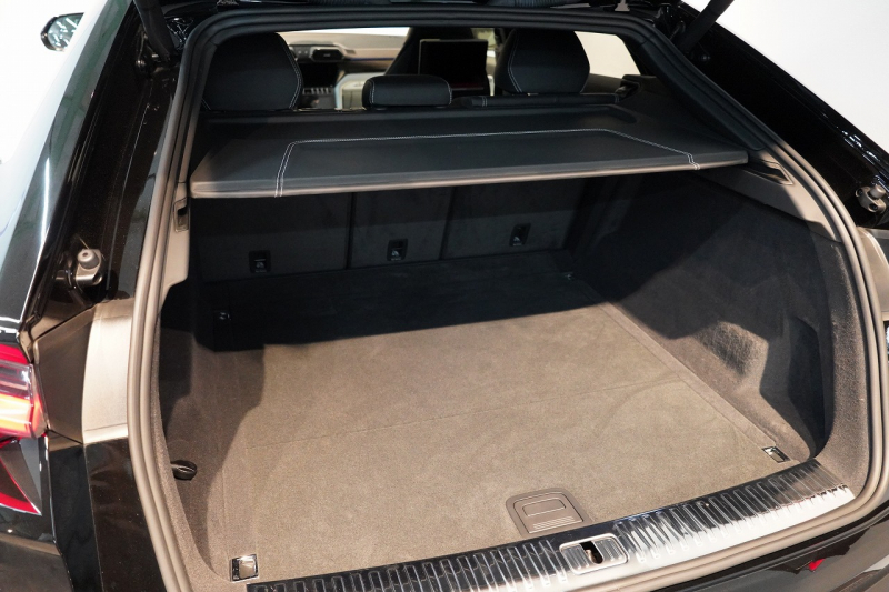 ランボルギーニ ウルス ベースグレード 左H カーボンエクステリア&インテリア パノラマルーフ Bang&Olufsen 中古車 中古車