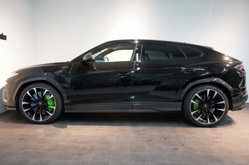 ランボルギーニ ウルス ベースグレード 左H カーボンエクステリア&インテリア パノラマルーフ Bang&Olufsen 中古車 中古車