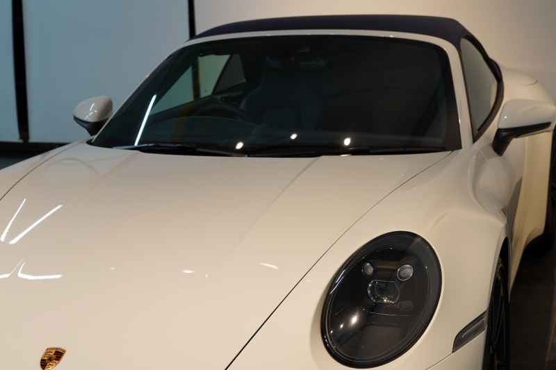 ポルシェ 911(Type992) Carrera GTS Cabriolet オールレザーインテリア（グラファイトブルー） ベンチレーション  中古車