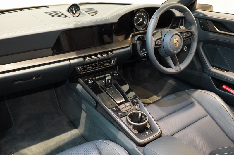 ポルシェ 911(Type992) Carrera GTS Cabriolet オールレザーインテリア（グラファイトブルー） ベンチレーション  中古車