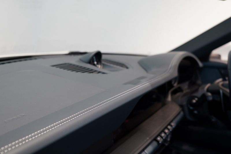 ポルシェ 911(Type992) Carrera GTS Cabriolet オールレザーインテリア（グラファイトブルー） ベンチレーション  中古車