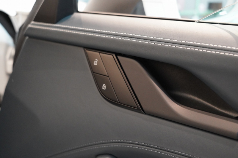 ポルシェ 911(Type992) Carrera GTS Cabriolet オールレザーインテリア（グラファイトブルー） ベンチレーション  中古車