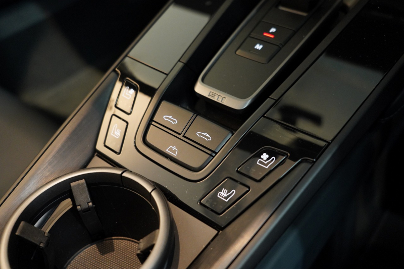 ポルシェ 911(Type992) Carrera GTS Cabriolet オールレザーインテリア（グラファイトブルー） ベンチレーション  中古車