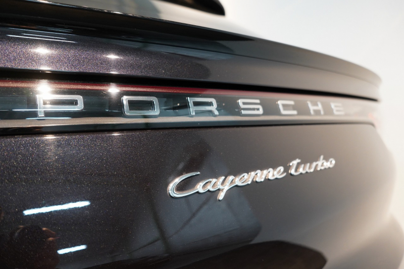 ポルシェ カイエンクーペ Turbo Tiptronic-S 延長保証2025年11月迄 PSMP付 PCSB ツートンレザーインテリア スポーツエグゾースト マトリクスLED 中古車 中古車