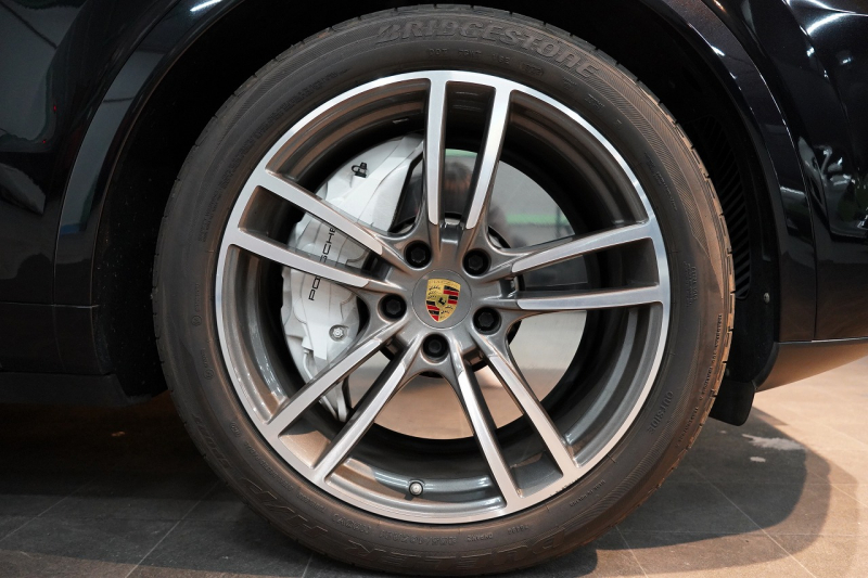 ポルシェ カイエンクーペ Turbo Tiptronic-S 延長保証2025年11月迄 PSMP付 PCSB ツートンレザーインテリア スポーツエグゾースト マトリクスLED 中古車 中古車