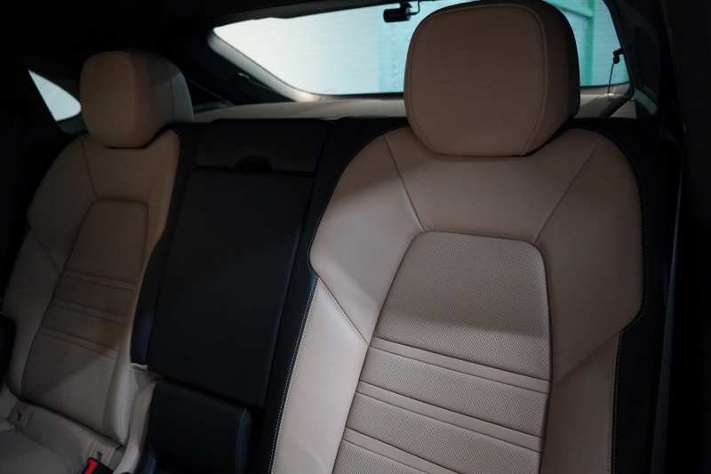 ポルシェ カイエンクーペ Turbo Tiptronic-S 延長保証2025年11月迄 PSMP付 PCSB ツートンレザーインテリア スポーツエグゾースト マトリクスLED 中古車 中古車