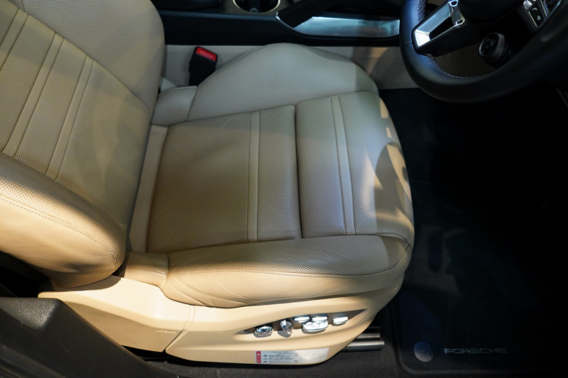 ポルシェ カイエンクーペ Turbo Tiptronic-S 延長保証2025年11月迄 PSMP付 PCSB ツートンレザーインテリア スポーツエグゾースト マトリクスLED 中古車 中古車