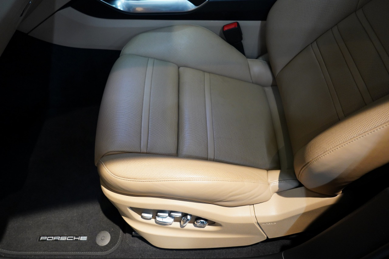 ポルシェ カイエンクーペ Turbo Tiptronic-S 延長保証2025年11月迄 PSMP付 PCSB ツートンレザーインテリア スポーツエグゾースト マトリクスLED 中古車 中古車