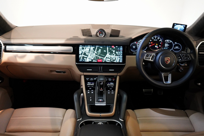 ポルシェ カイエンクーペ Turbo Tiptronic-S 延長保証2025年11月迄 PSMP付 PCSB ツートンレザーインテリア スポーツエグゾースト マトリクスLED 中古車 中古車