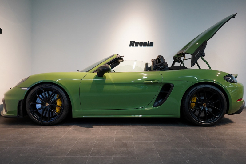 ポルシェ 718スパイダー 6MT ワンオーナー 左H PTSカラー/オリーブグリーン PCCB レザーインテリア 中古車 中古車