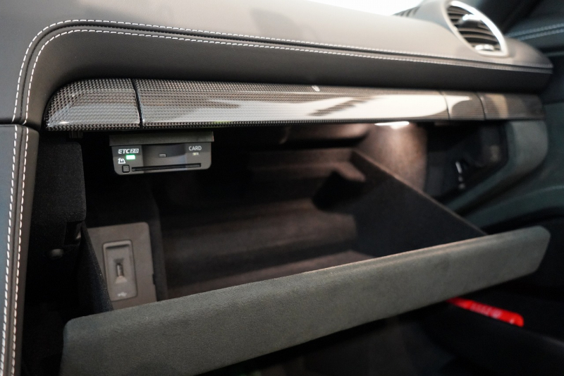 ポルシェ 718スパイダー 6MT ワンオーナー 左H PTSカラー/オリーブグリーン PCCB レザーインテリア 中古車 中古車