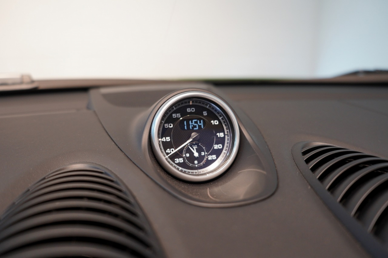 ポルシェ 718スパイダー 6MT ワンオーナー 左H PTSカラー/オリーブグリーン PCCB レザーインテリア 中古車 中古車