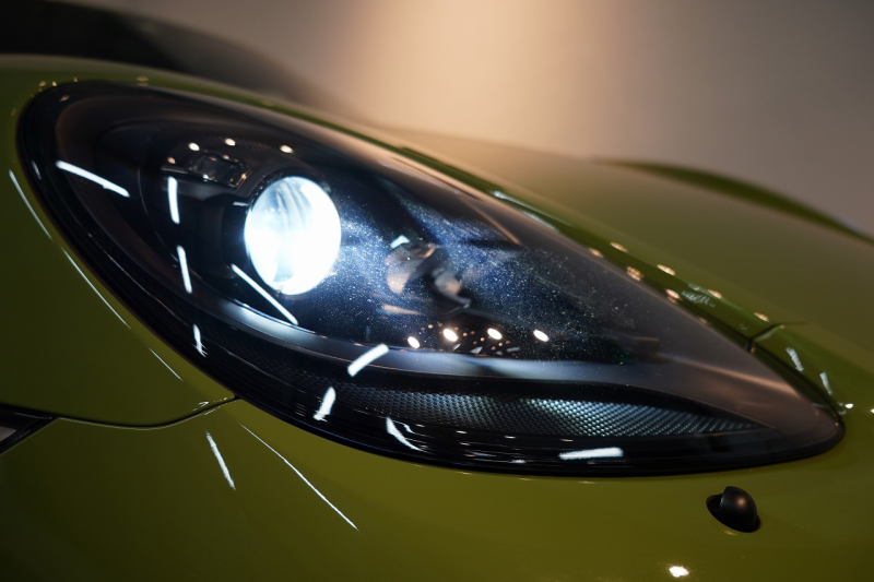 ポルシェ 718スパイダー 6MT ワンオーナー 左H PTSカラー/オリーブグリーン PCCB レザーインテリア 中古車 中古車