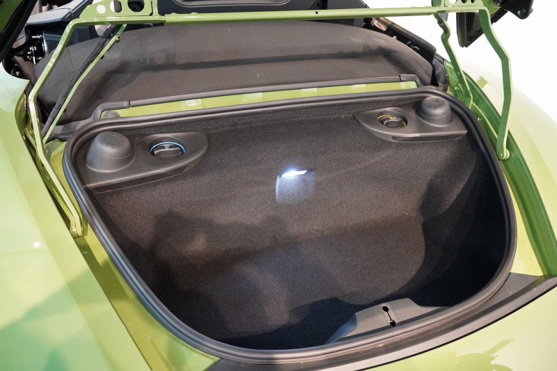 ポルシェ 718スパイダー 6MT ワンオーナー 左H PTSカラー/オリーブグリーン PCCB レザーインテリア 中古車 中古車