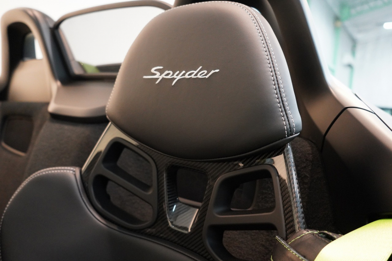 ポルシェ 718スパイダー 6MT ワンオーナー 左H PTSカラー/オリーブグリーン PCCB レザーインテリア 中古車 中古車