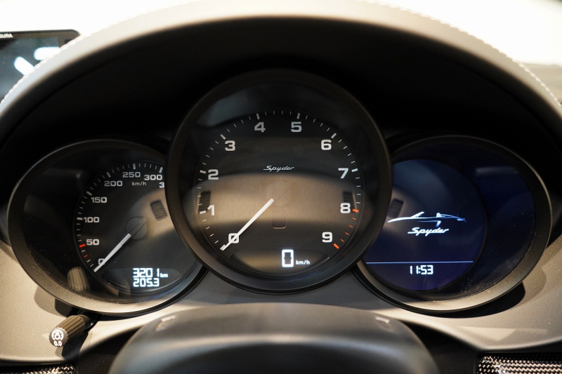 ポルシェ 718スパイダー 6MT ワンオーナー 左H PTSカラー/オリーブグリーン PCCB レザーインテリア 中古車 中古車