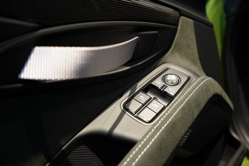 ポルシェ 718スパイダー 6MT ワンオーナー 左H PTSカラー/オリーブグリーン PCCB レザーインテリア 中古車 中古車