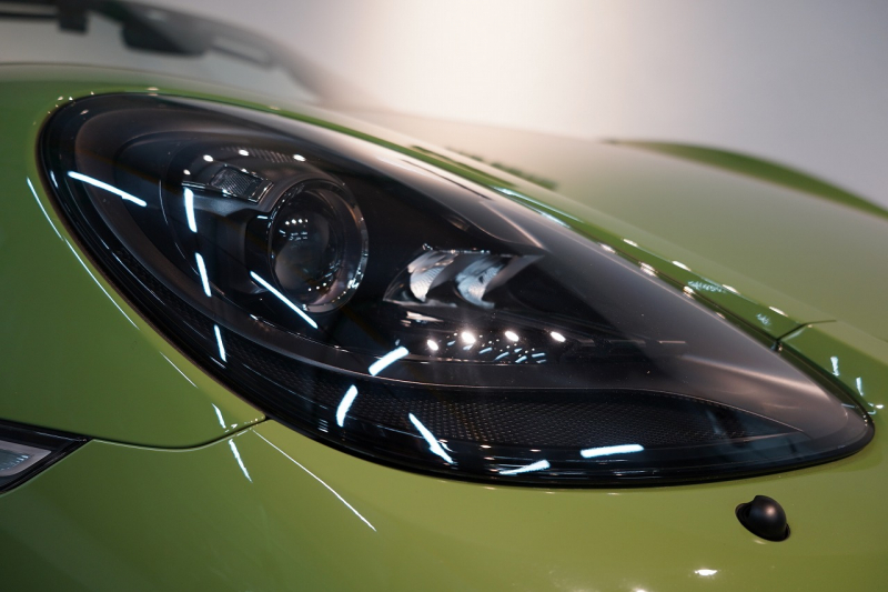 ポルシェ 718スパイダー 6MT ワンオーナー 左H PTSカラー/オリーブグリーン PCCB レザーインテリア 中古車 中古車