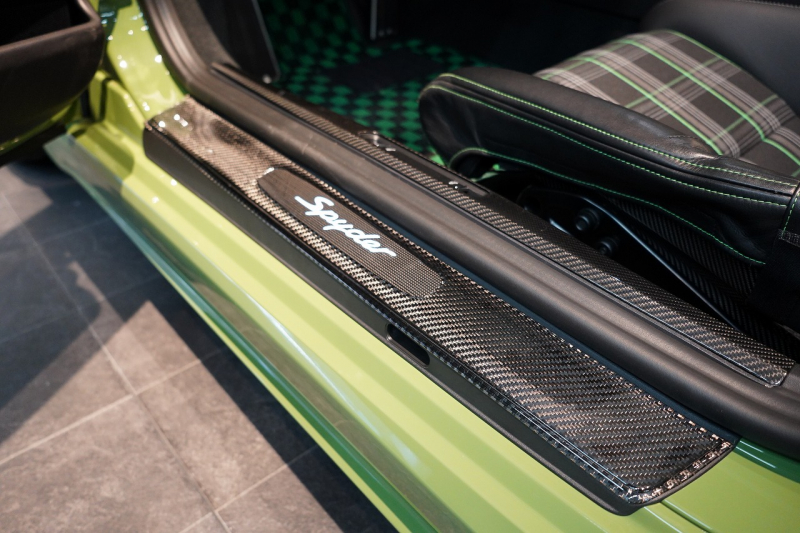 ポルシェ 718スパイダー 6MT ワンオーナー 左H PTSカラー/オリーブグリーン PCCB レザーインテリア 中古車 中古車