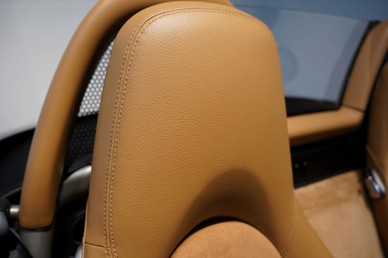 ポルシェ ボクスター(Type987) PDK 後期モデル 左H スポーツクロノ バサルトブラック PC入庫歴17回 中古車 中古車