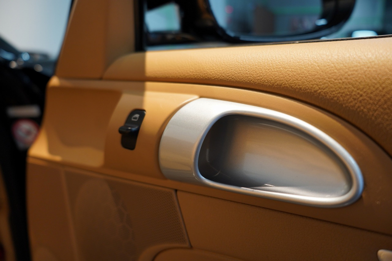 ポルシェ ボクスター(Type987) PDK 後期モデル 左H スポーツクロノ バサルトブラック PC入庫歴17回 中古車 中古車