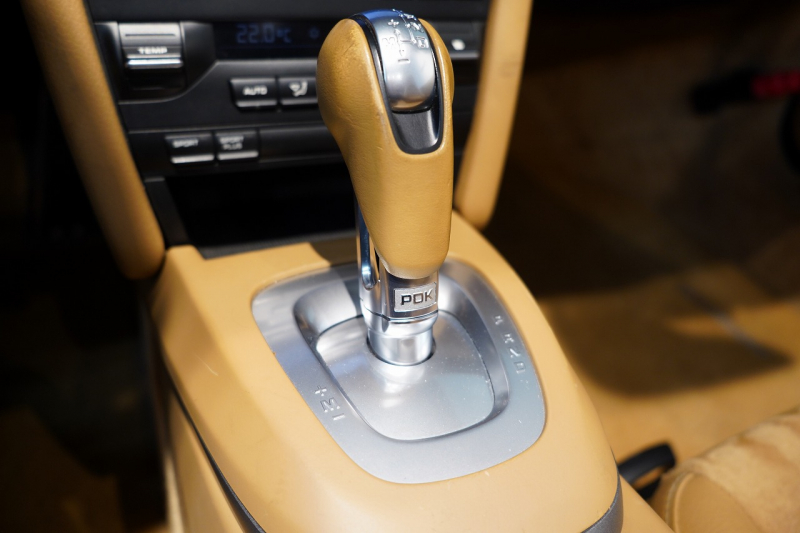 ポルシェ ボクスター(Type987) PDK 後期モデル 左H スポーツクロノ バサルトブラック PC入庫歴17回 中古車 中古車